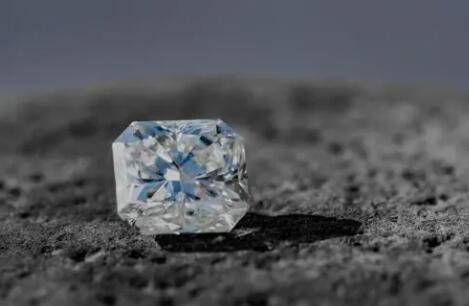 买钻石戒指的基本常识有哪些？